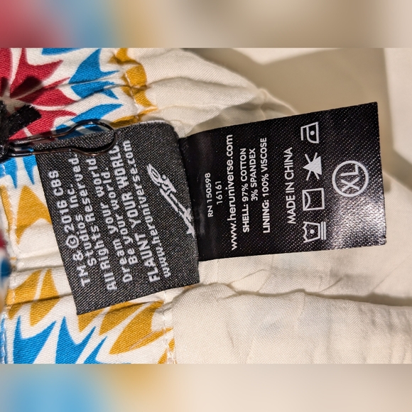 NWT Star Trek Starfleet Delta insignia sunburst skirt. - Picture 7 of 9